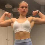 Teen muscle girl Fitness girl Moa